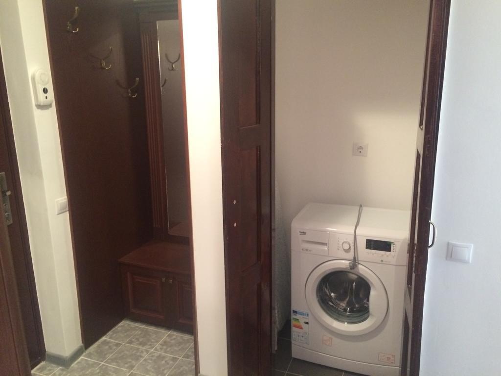 Apartment Krondays Braşov Esterno foto