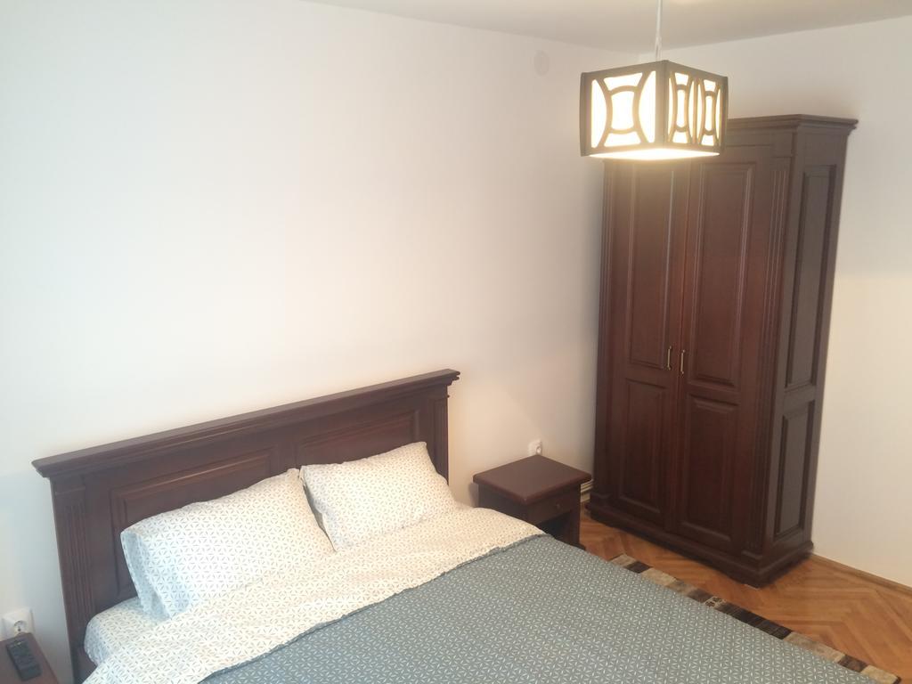 Apartment Krondays Braşov Esterno foto